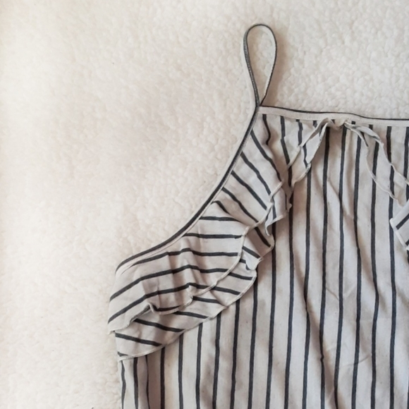 Pinstripe tank top - Picture 2 of 4